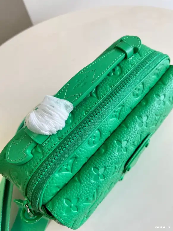 WIS MESSENGER VUITTON LOUIS S LOCK 0513